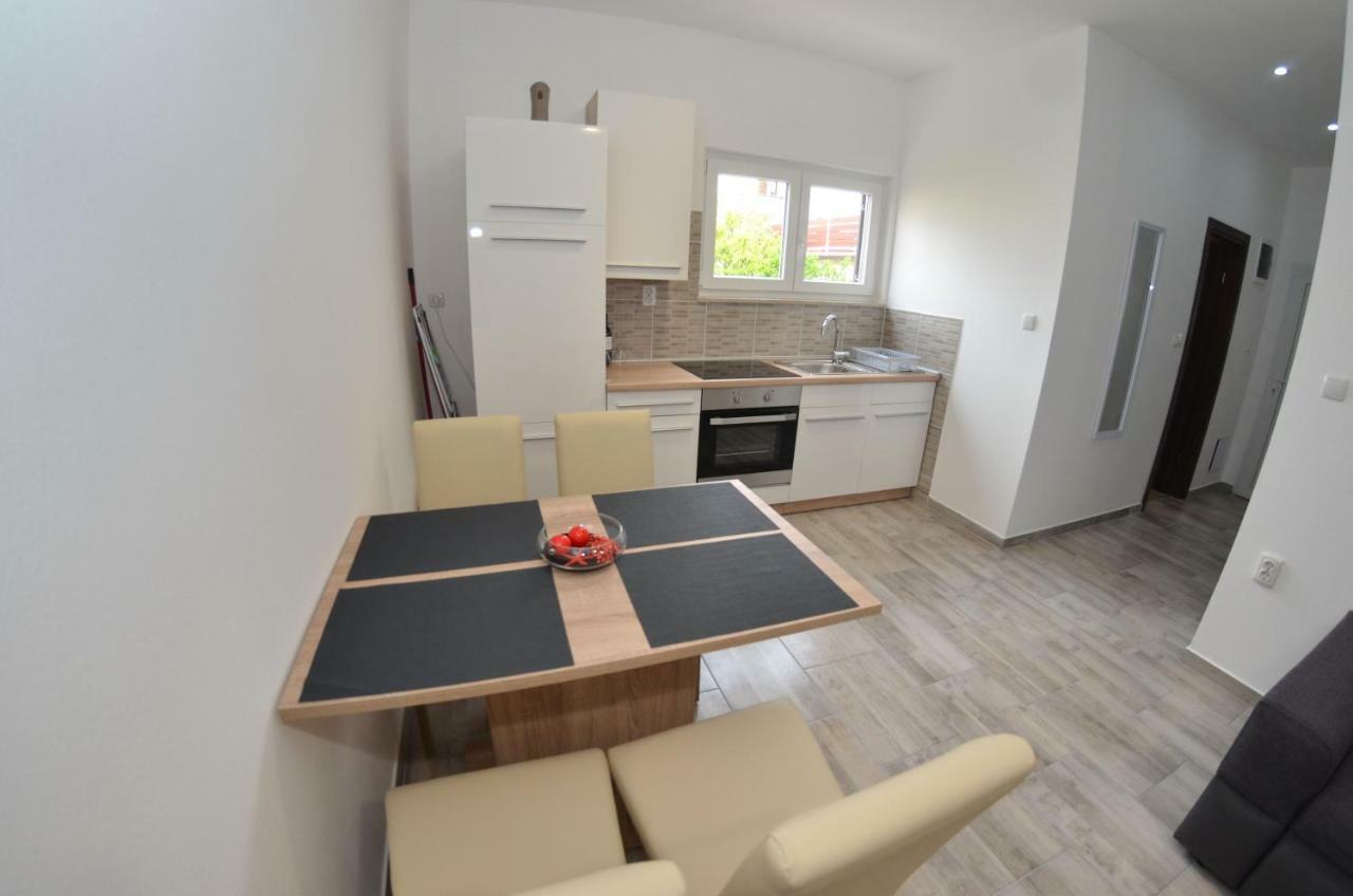 Apartman Mia Pola Esterno foto