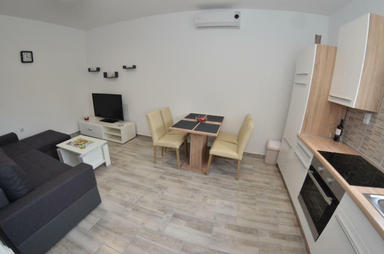 Apartman Mia Pola Esterno foto